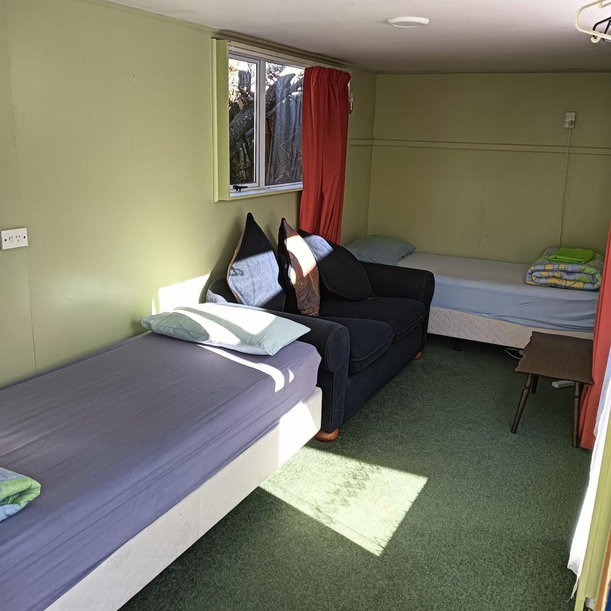 Annies Nirvana Lodge Backpackers Takaka Extérieur photo