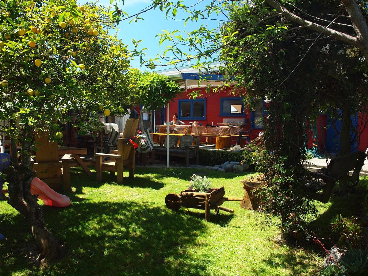 Annies Nirvana Lodge Backpackers Takaka Extérieur photo