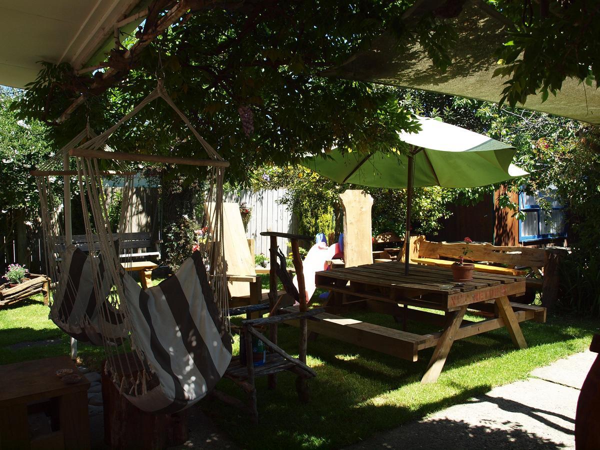 Annies Nirvana Lodge Backpackers Takaka Extérieur photo