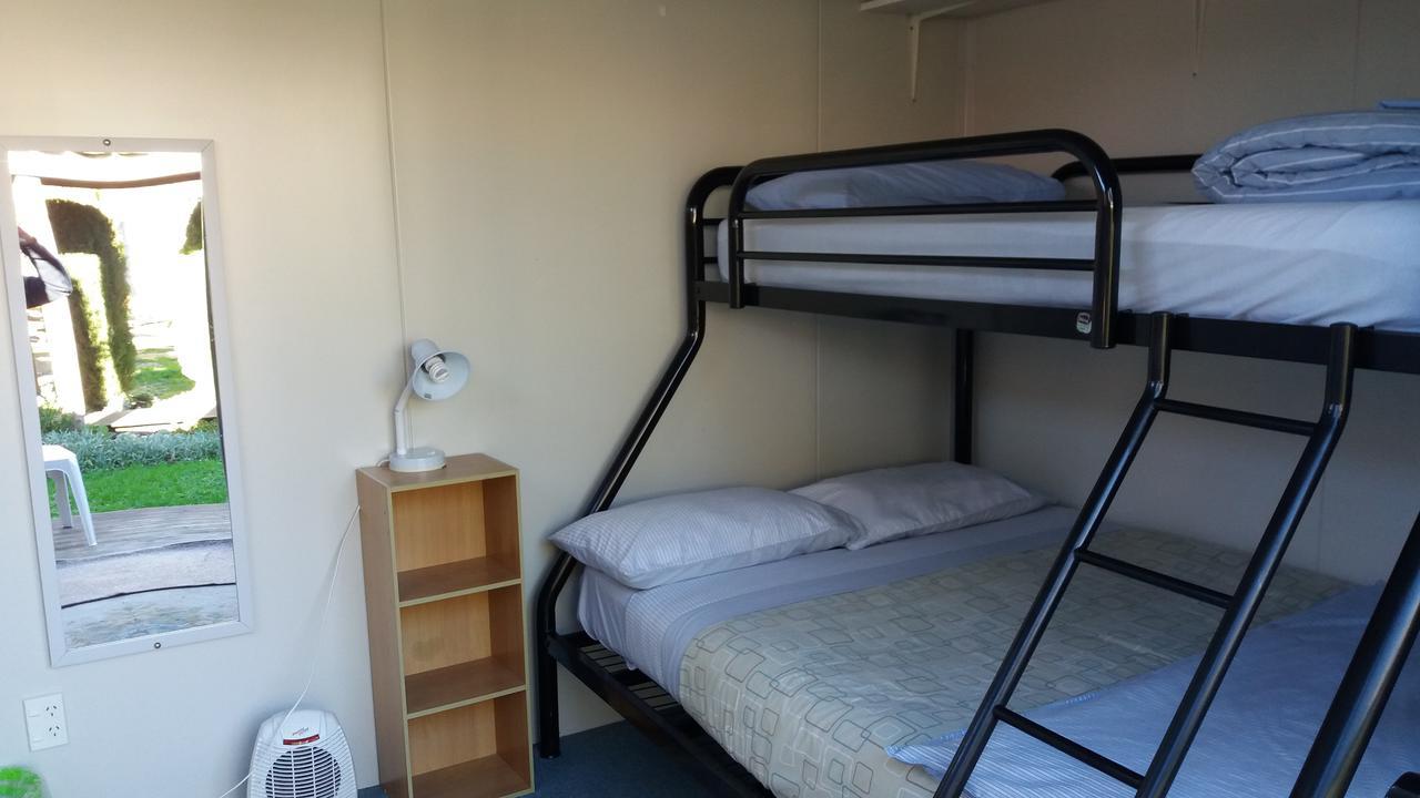 Annies Nirvana Lodge Backpackers Takaka Extérieur photo
