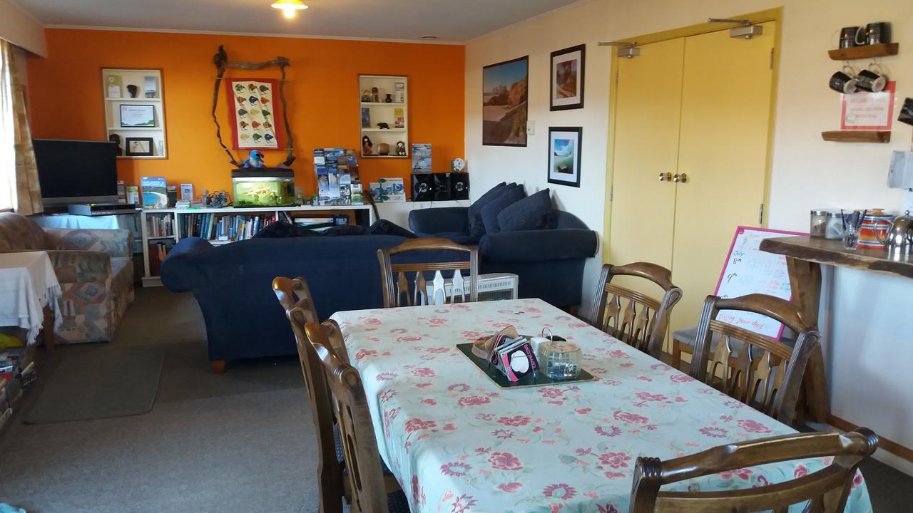 Annies Nirvana Lodge Backpackers Takaka Extérieur photo