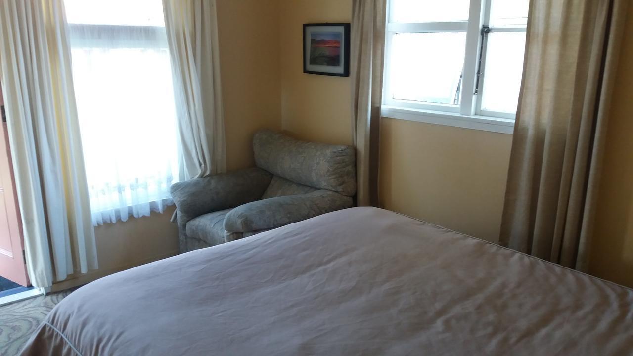 Annies Nirvana Lodge Backpackers Takaka Extérieur photo