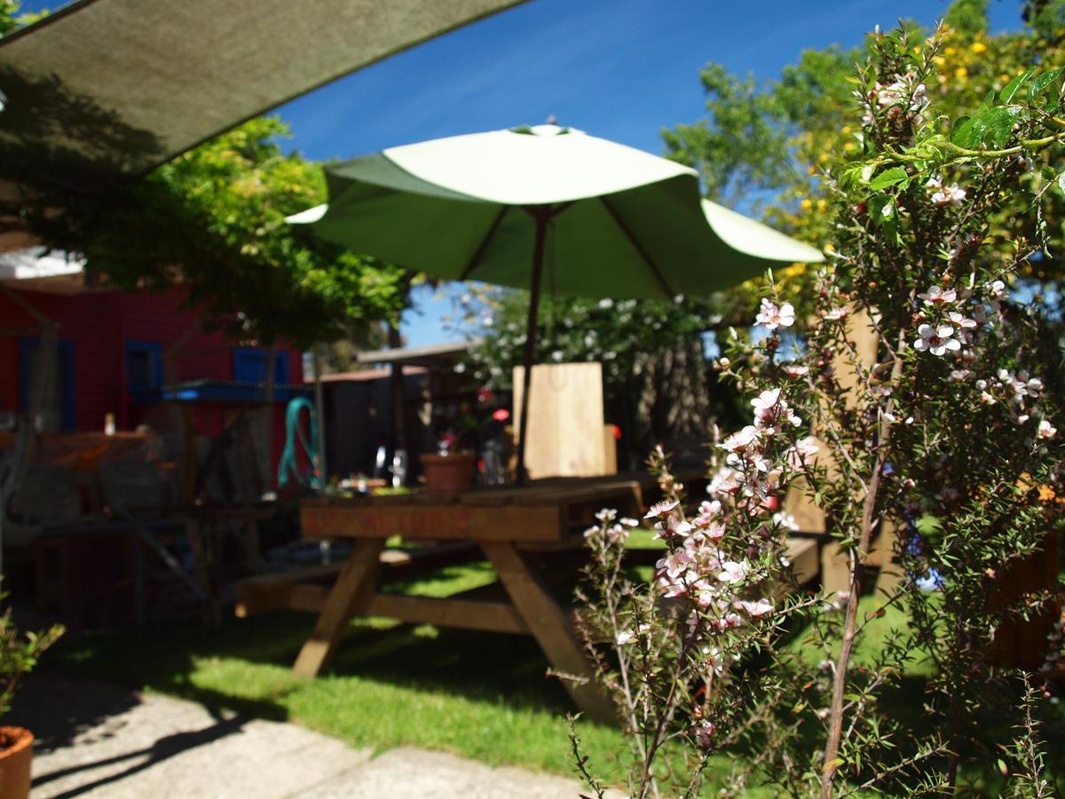 Annies Nirvana Lodge Backpackers Takaka Extérieur photo